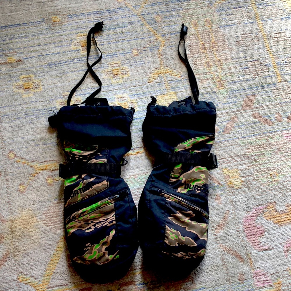 BURTON Youth VENT MITT back green camo mittens L